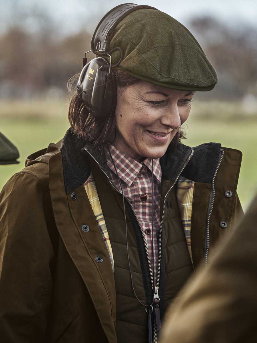harkila-shooting-jacket-ladies-retrieve-warm-olive-lifestyle-2.jpg