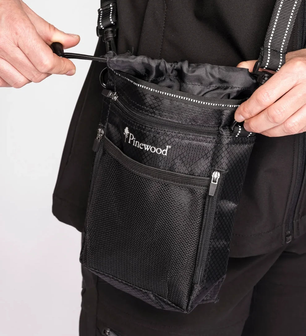 1106-400-21_Pinewood-Dog-Sports-Bag-Small-Black.webp