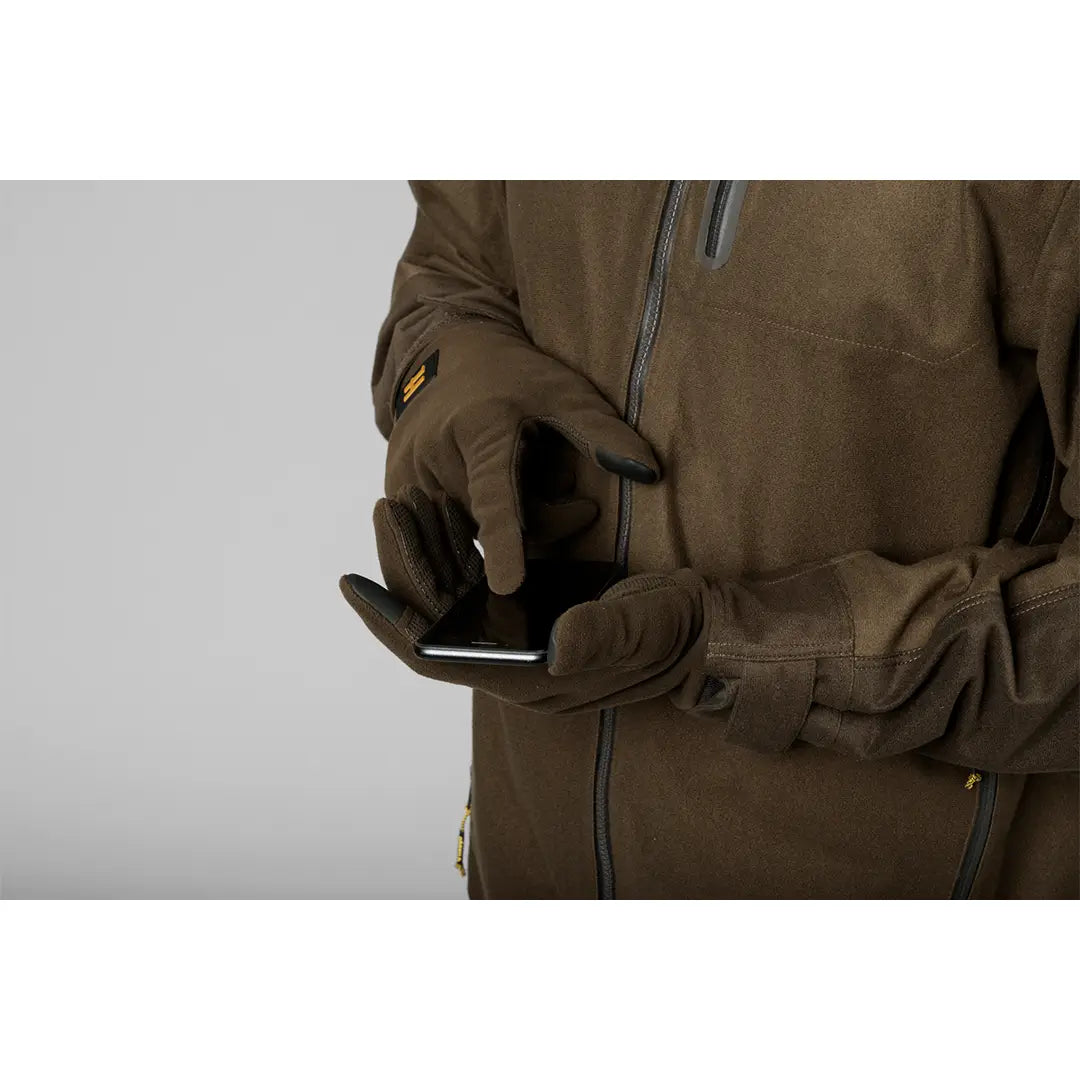 ForestHunterWSPGloves-HuntingGreen_ShadowBrownbyHarkila4_1600x_webp.jpg